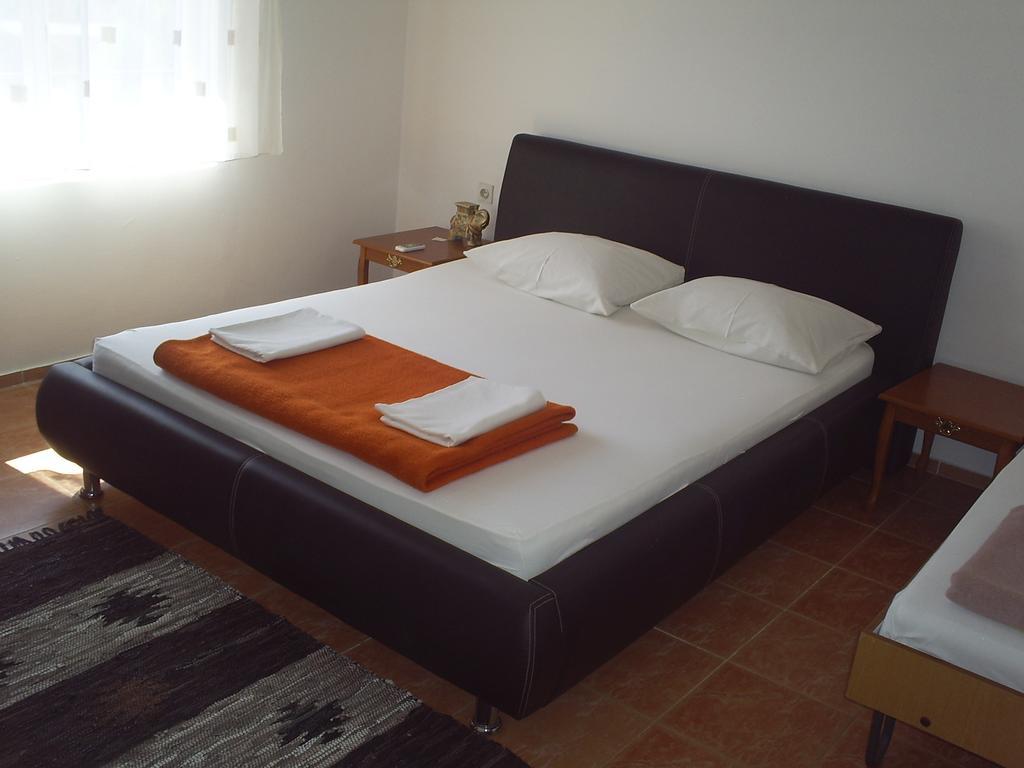 Apartmani Dado Ulcinj Exterior photo