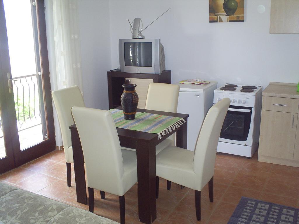 Apartmani Dado Ulcinj Exterior photo