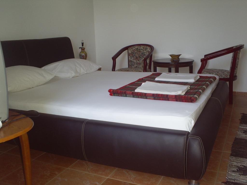 Apartmani Dado Ulcinj Exterior photo