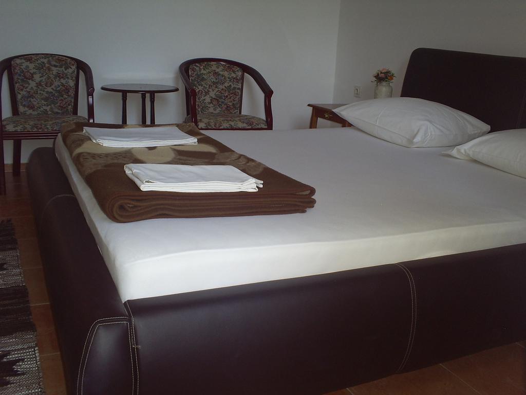 Apartmani Dado Ulcinj Exterior photo